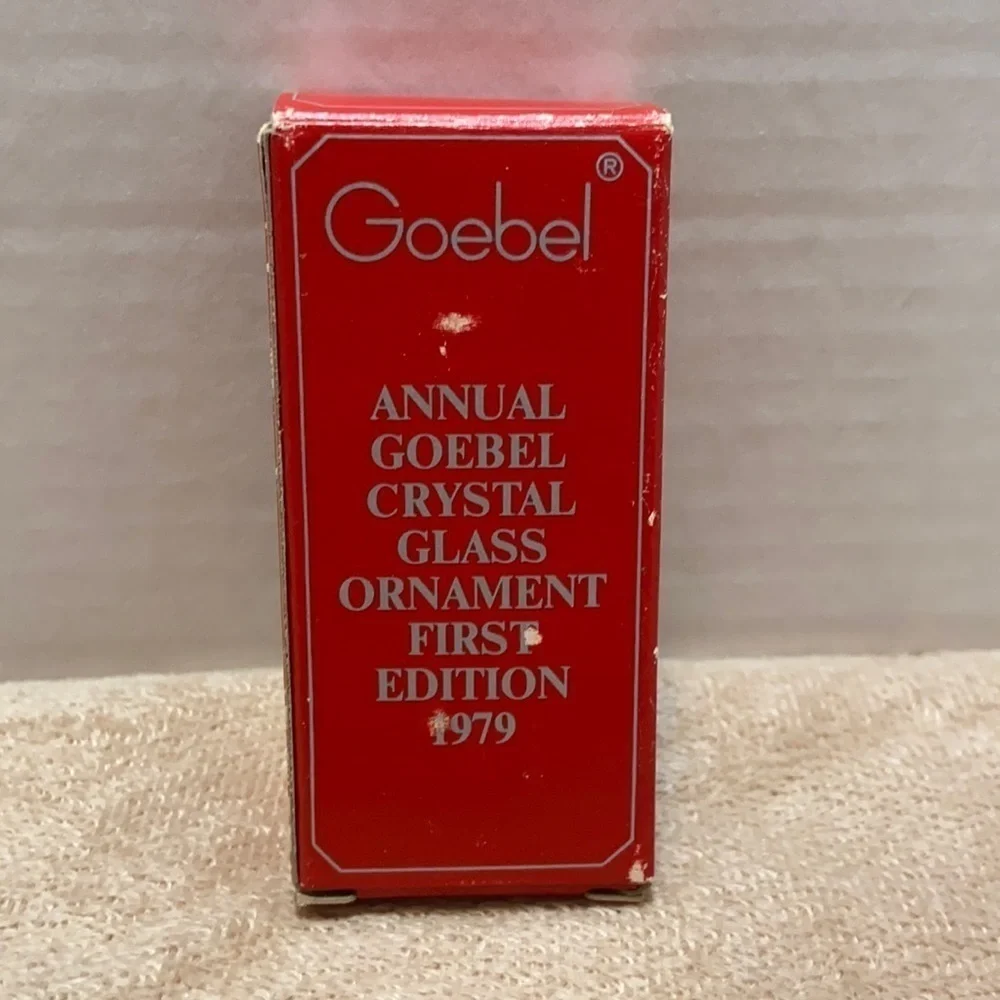 Goebel annual crystal glass ornament First edition Santa 1979